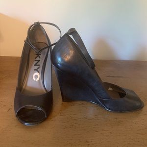 DKNYC Posy wedges